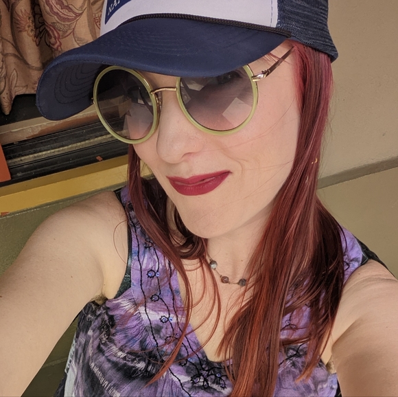 Meet your Posher, Miranda - Picture 2 of 3